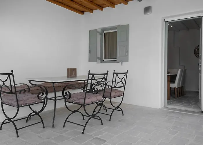 Mykonian Style W Shared Pool & Nighttime Security Guard Apartman