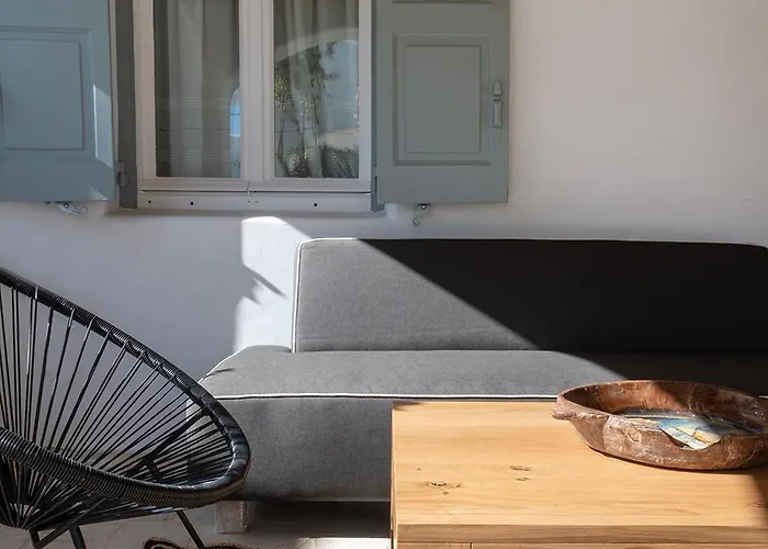 Mykonian Style W Shared Pool & Nighttime Security Guard Apartman