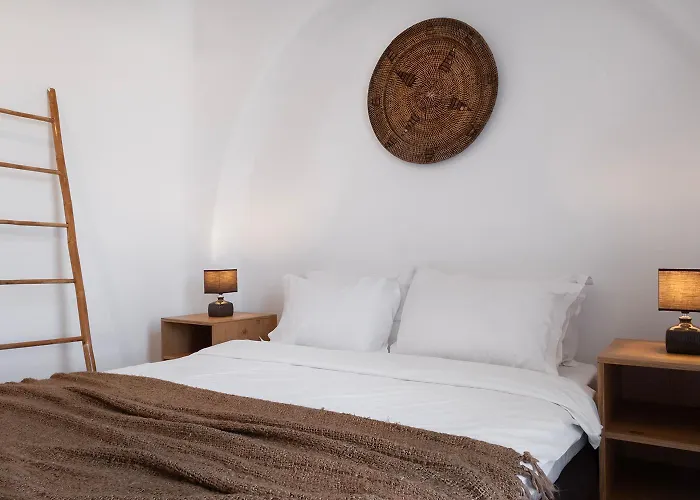 Mykonian Style W Shared Pool & Nighttime Security Guard Ornósz