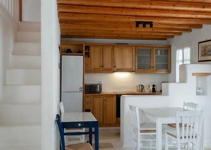 Mykonian Style W Shared Pool & Nighttime Security Guard Apartman