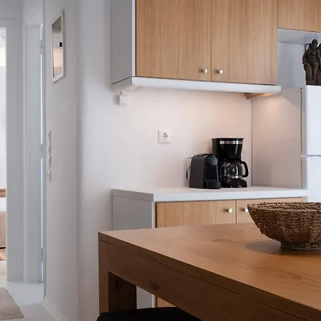 Mykonian Style W Shared Pool & Nighttime Security Guard Ornos (Mykonos)