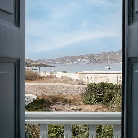 Mykonian Style W Shared Pool & Nighttime Security Guard Ornos (Mykonos)