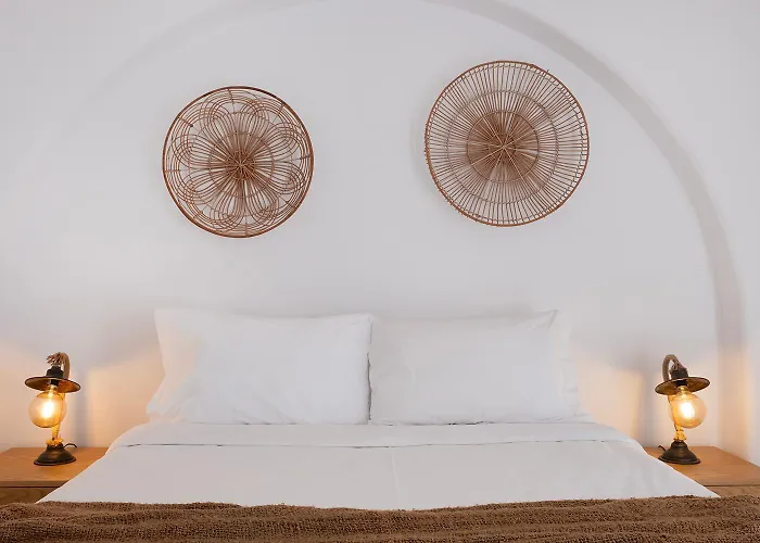 Mykonian Style W Shared Pool & Nighttime Security Guard *