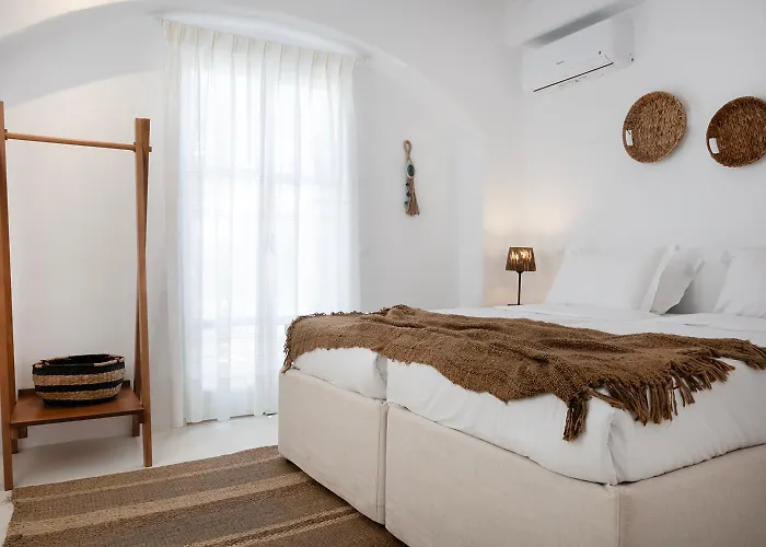 Mykonian Style W Shared Pool & Nighttime Security Guard アパート