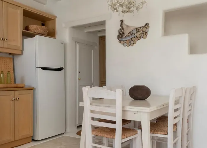 Mykonian Style W Shared Pool & Nighttime Security Guard * Ornos (Mykonos)