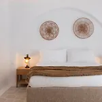 Mykonian Style W Shared Pool & Nighttime Security Guard * Ornos (Mykonos)