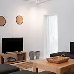 Apartment Mykonian Style W Shared Pool & Nighttime Security Guard Ornos (Mykonos)