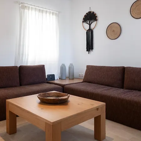 Mykonian Style W Shared Pool & Nighttime Security Guard أورنوس