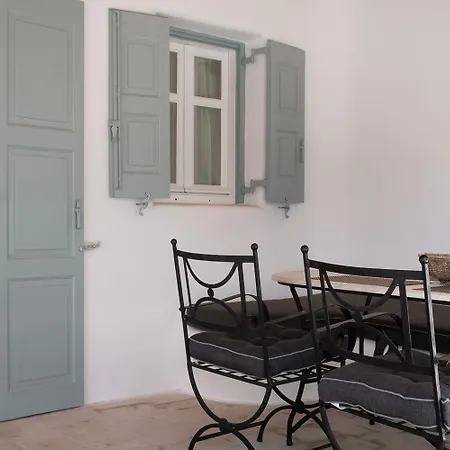 Apartment Mykonian Style W Shared Pool & Nighttime Security Guard *