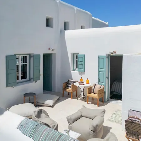 Mykonian Style W Shared Pool & Nighttime Security Guard Apartment