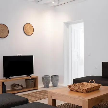 Apartment Mykonian Style W Shared Pool & Nighttime Security Guard Ornos (Mykonos)