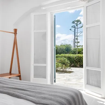 Mykonian Style W Shared Pool & Nighttime Security Guard * Ornos (Mykonos)