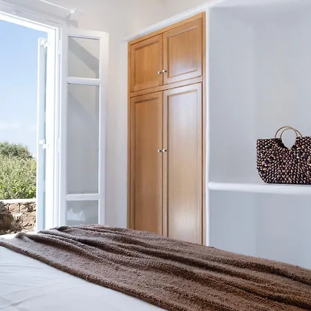 Apartment Mykonian Style W Shared Pool & Nighttime Security Guard