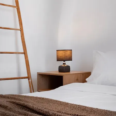 Mykonian Style W Shared Pool & Nighttime Security Guard Apartment *