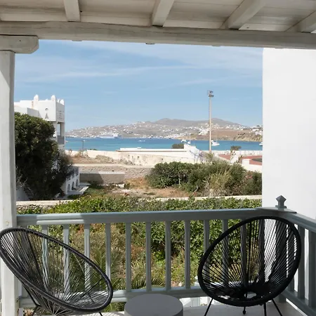 Mykonian Style W Shared Pool & Nighttime Security Guard Apartment *